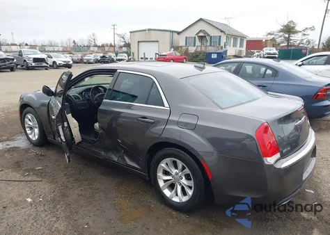 2015 Chrysler 300 Limited z USA, uszkodzony, nr VIN 2C3CCAAG9FH903892